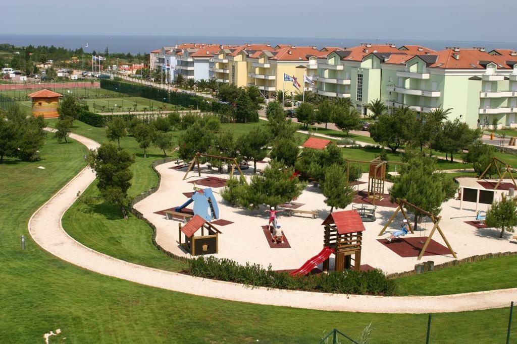 Apartment Golf Crveni Vrh Exterior photo